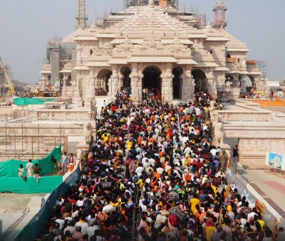 राम मंदिर बना भारत का गौरव! चंपत राय बोले – 10 करोड़ लोगों ने दिए 3000 करोड़, मुस्लिम-ईसाई भी आए साथ