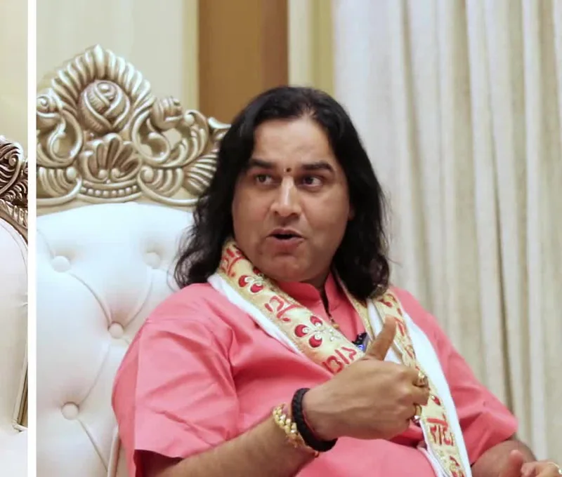 Devkinandan Thakur Ji speaking about Gurukul education in an interview recorded by Bintin Media